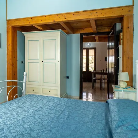Cala Sapone Tatil Evi SantʼAntìoco