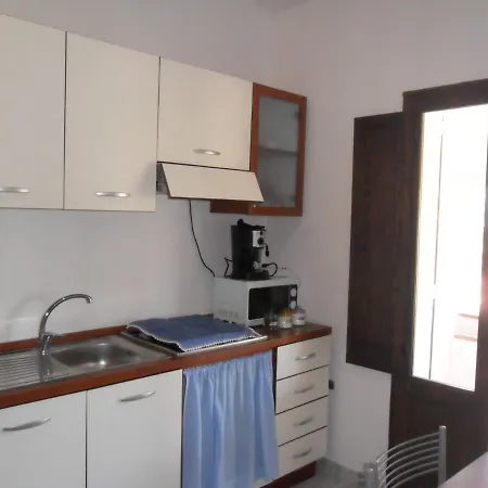 Cala Sapone Tatil Evi SantʼAntìoco