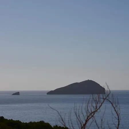 Cala Sapone Tatil Evi SantʼAntìoco